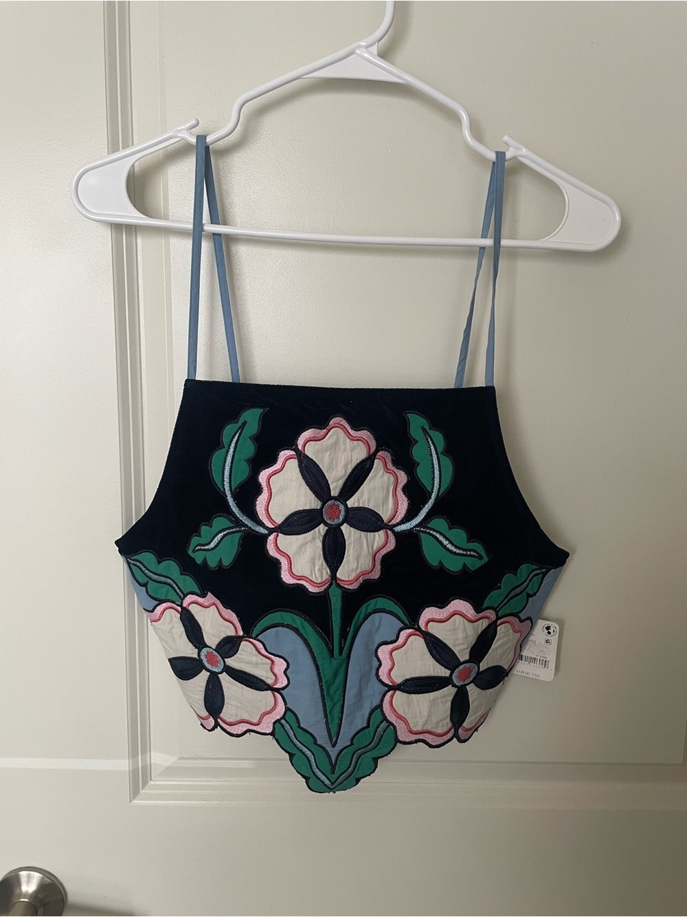 NWT Free People Velvet Lotus Applique crop Top size large (callout) - Picture 3 of 12